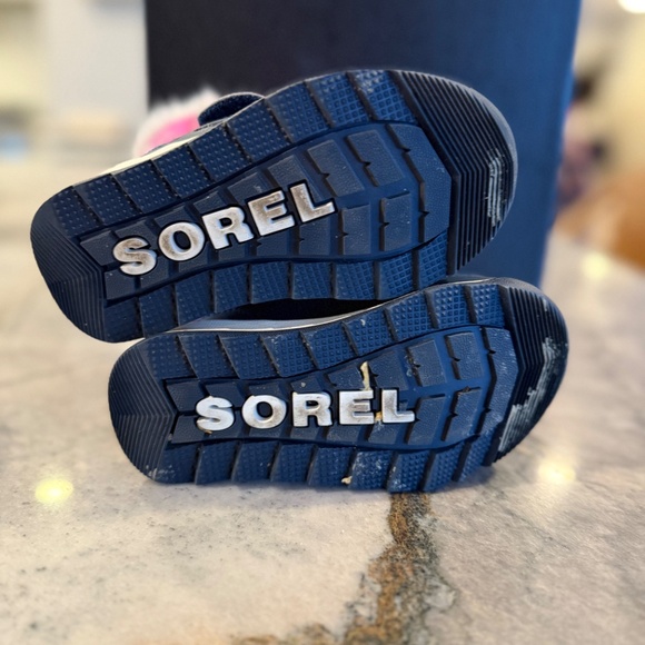 Sorel Girls “Whitney II” Snow Boots - Size 8 - Picture 5 of 6